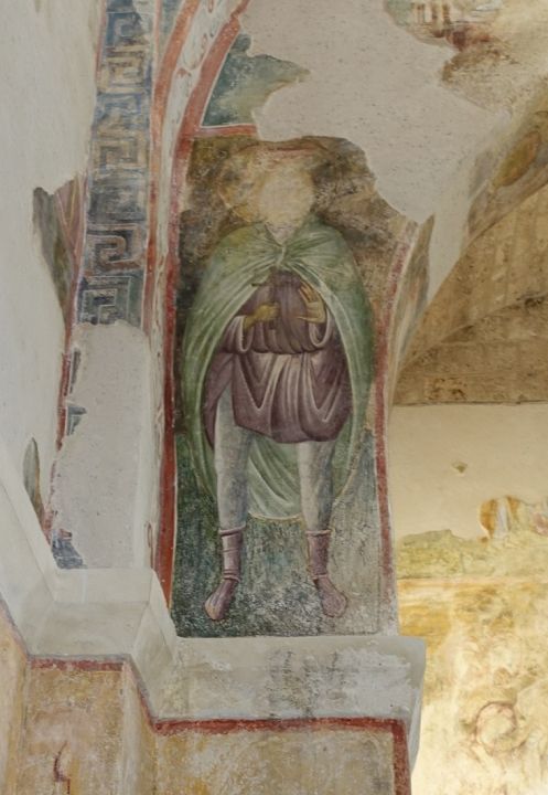 Atelier de peinture d'ornements m&eacute;di&eacute;vaux sur sol en mortier de chaux